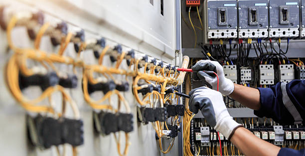 Professional Electrician technician working in Minnetonka, MN